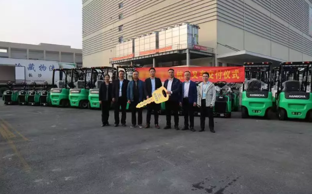 【強勢】杭叉集團交付湖南某大型冷庫58臺鋰電池叉車！